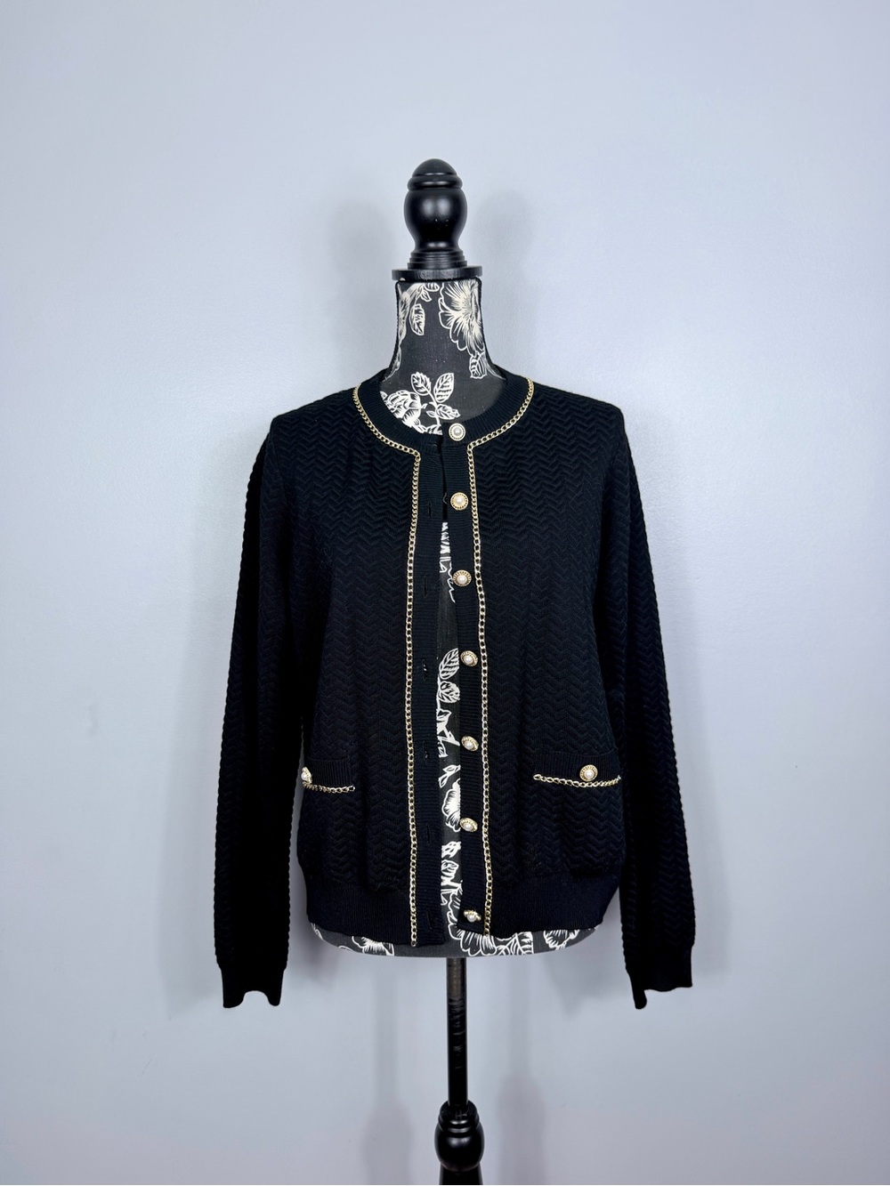 NWT Adrianna Papell black crew neck gold chain pearl quilted sweater size medium